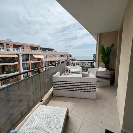 Apartment двустаен вила каламбрия
